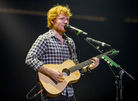 Téléchargez les photos : Ed Sheeran en concert au Prudential Center dans le New Jersey - en image libre de droit