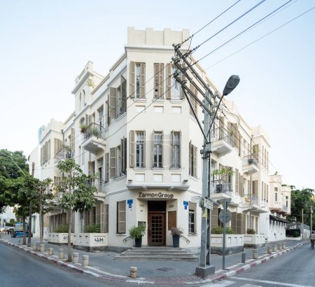 Foto de Tel Aviv, Israel - 8 de agosto de 2022: hermosa arquitectura clásica de Tel Aviv. Foto de alta calidad - Imagen libre de derechos