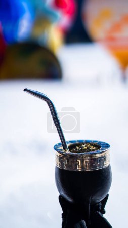 Tee, Yerba Mate - Heißgetränk. vertikales Foto. Argentinien