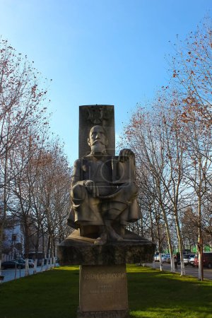 Téléchargez les photos : Bucharest, Romania - January 24, 2022: Serban Cantacuzino statue near the Patriarchal Palace at Bucharest. - en image libre de droit