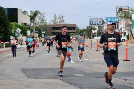Téléchargez les photos : 2023 Marathon Rock 'n' Roll San Diego sur Morena Blvd. - en image libre de droit