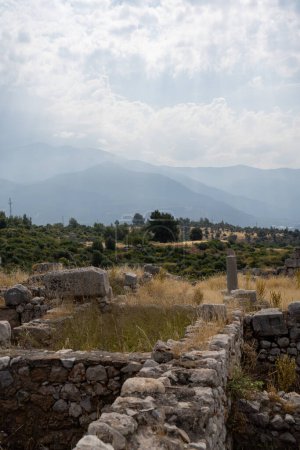 Téléchargez les photos : Ruines de la ville antique de perros, Grèce - en image libre de droit