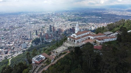 Bogotá Blick auf das Zentrum mit seinen Gebäuden monserrate