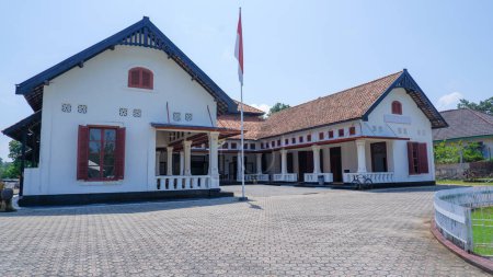 Historisches antikes Haus, Gästehaus in Muntok City mit großem Hof, Indonesien