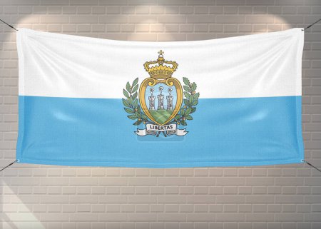 San Marinos Nationalflagge weht auf schönen Ziegeln.