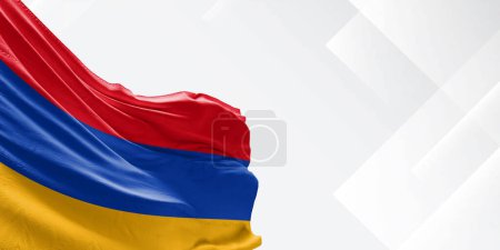 Armeniens Nationalflagge Stoff weht auf schönen weißen Hintergrund.