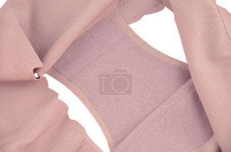 Gusset, lila (lavanda, púrpura, violeta) ropa interior femenina sin costuras (lencería, bragas, calzoncillos) con borde ondulado aislado, primer plano de la parte interior