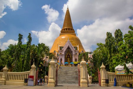 Foto de Phra Pathom Chedi, Gran estupa en Nakornpratom, Tailandia - Imagen libre de derechos
