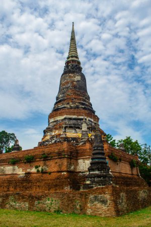 La antigua pagoda en el parque histórico de Ayutthaya Tailandia

