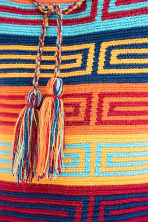 Mochila oder handgemachte Tasche, die vom Stamm der Wayuu in Kolumbien hergestellt wurde