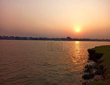 Sonnenuntergang am Ufer des Ganges