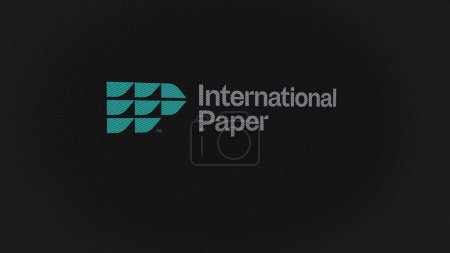 Foto de 07 Septiembre 2023 Memphis, Tennessee. El logotipo de International Paper en una pared blanca de pantallas. Marca International Paper en un dispositivo. - Imagen libre de derechos