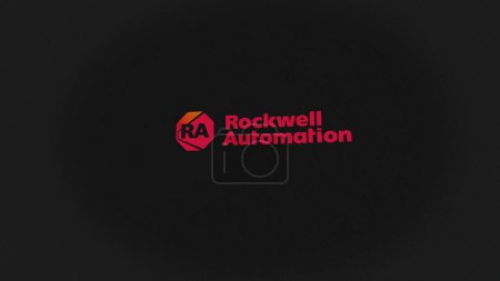Foto de 07 Septiembre 2023 Milwaukee, Wisconsin. El logotipo de Rockwell Automation en una pared blanca de pantallas. Marca Rockwell Automation en un dispositivo. - Imagen libre de derechos