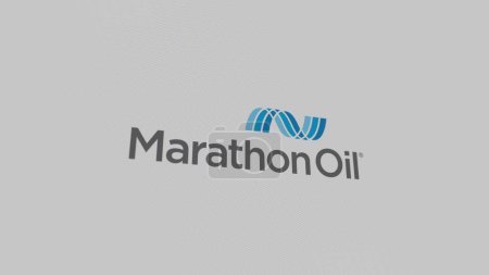Téléchargez les photos : Le logo de Marathon Oil sur un mur blanc d'écrans. Marathon Oil marque sur un appareil. - en image libre de droit