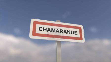 Un cartel en la entrada de la ciudad de Chamarande, signo de la ciudad de Chamarande. Entrada al municipio.