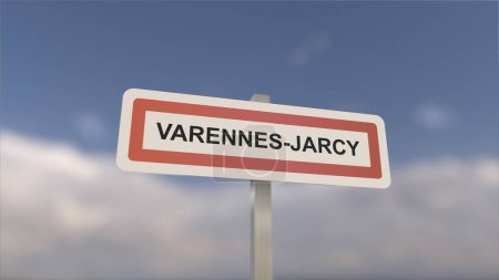 Téléchargez les photos : Un panneau à l'entrée de la ville de Varennes-Jarcy, signe de la ville de Varennes Jarcy. Entrée de la municipalité. - en image libre de droit