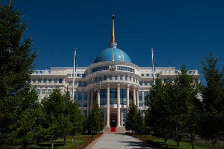 Astana, Kasachstan 04.07.2018: Präsidentenpalast Ak Orda, Astana, Kasachstan, Residenz des Präsidenten der Republik, Zentralfassade 