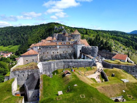 Foto de Drone foto joux castle, chateau de joux jura france europe - Imagen libre de derechos