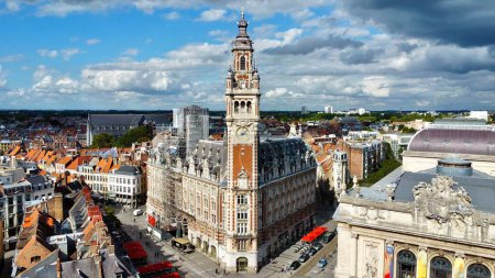 Téléchargez les photos : Drone photo Beffroi de la Chambre de Commerce Lille France europe - en image libre de droit