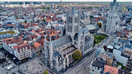 Foto de Drone foto Iglesia de San Nicolás, Sint-Niklaaskerk Gante Bélgica europa - Imagen libre de derechos