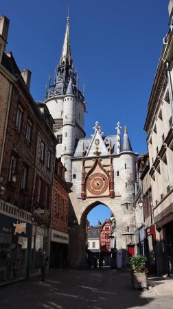 Foto de Foto Torre del Reloj, Tour de l 'Horloge Auxerre Francia europe - Imagen libre de derechos