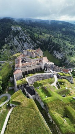Téléchargez les photos : Drone photo joux château, château de joux jura france europe - en image libre de droit
