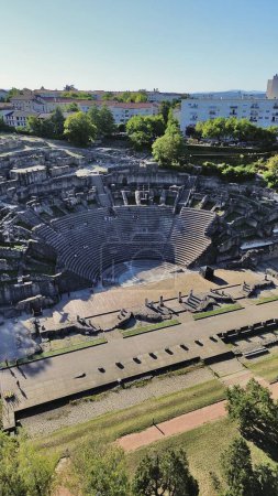 Téléchargez les photos : Drone photo Théâtre gallo-romain lyon france europe - en image libre de droit
