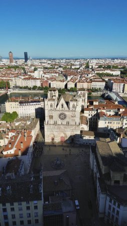 Téléchargez les photos : Drone photo Cathédrale Saint-Jean-Baptiste Lyon France Europe - en image libre de droit