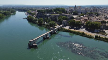 Foto de Drone foto Puente de Aviñón, pont d 'Avignon france europe - Imagen libre de derechos