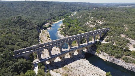 Foto de Drone foto Puente de Gard, Pont du Gard Francia europa - Imagen libre de derechos