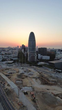 Téléchargez les photos : Photo du drone Agbar Tower, Torre Glories barcelona espagne europe - en image libre de droit