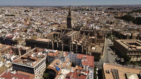 Téléchargez les photos : Drone photo Cathédrale de Séville, Catedral de Séville Espagne europe - en image libre de droit