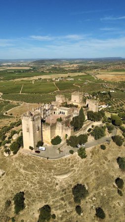 Téléchargez les photos : Drone photo Almodovar del Rio château, Castillo de Almodovar del Rio Espagne Europe - en image libre de droit