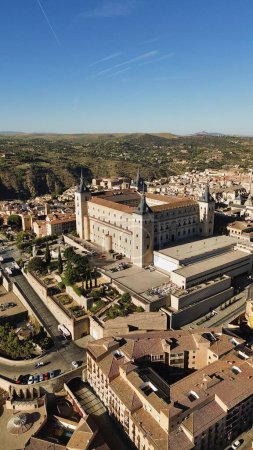 Téléchargez les photos : Photo du drone Toledo Alcazar, Alcazar de Toledo Espagne europe - en image libre de droit