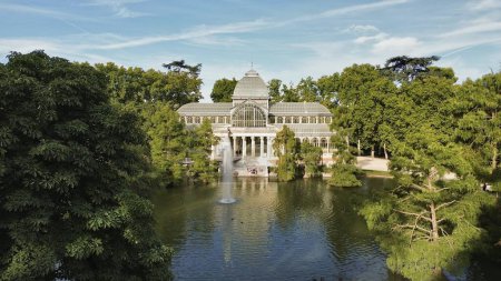 Foto de Drone photo Palacio de Cristal, palacio de cristal Madrid España - Imagen libre de derechos