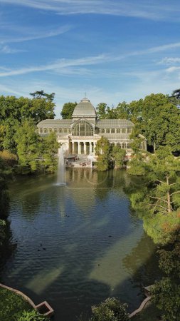 Foto de Drone photo Palacio de Cristal, palacio de cristal Madrid España - Imagen libre de derechos