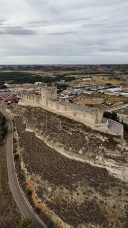 Téléchargez les photos : Drone photo Château de Penafiel, Castillo de Penafiel Espagne Europe - en image libre de droit