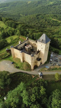 Téléchargez les photos : Drone photo Château de Mauvezin, Château de Mauvezin france europe - en image libre de droit