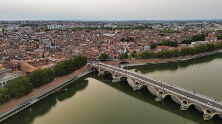 Téléchargez les photos : Drone photo Pont Neuf Toulouse france europe - en image libre de droit