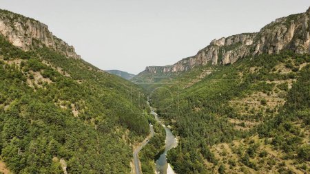 Foto de Drone foto Gargantas del Tarn, gorges du Tarn france europe - Imagen libre de derechos