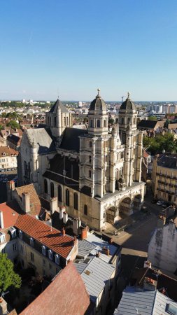 Foto de Drone photo Iglesia de Saint-Michel, eglise Saint-Michel Dijon Francia Europa - Imagen libre de derechos