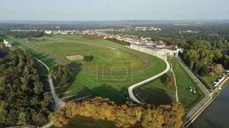 Foto de Drone photo Hipódromo de Chantilly, Hipódromo de Chantilly Francia europa - Imagen libre de derechos