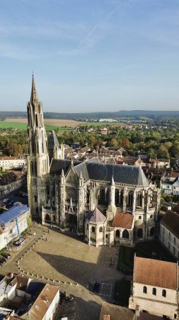 Téléchargez les photos : Drone photo Cathédrale Notre-Dame, Cathédrale Notre-Dame de Senlis France Europe - en image libre de droit