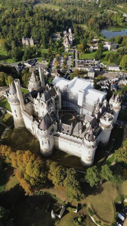 Foto de Drone foto Pierrefonds castillo, Chateau de Pierrefonds france europe - Imagen libre de derechos