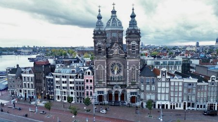 Téléchargez les photos : Drone photo Eglise Saint-Nicolas, Basiliek van de Heilige Nicolaas Amsterdam Pays-Bas europe - en image libre de droit