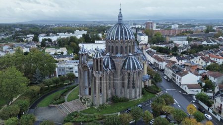 Foto de Drone foto Basílica de Sainte-Clotilde, Basílica de Sainte-Clotilde Reims france europe - Imagen libre de derechos