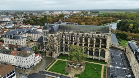 Téléchargez les photos : Drone photo Cathédrale Sainte-étienne, Cathédrale Sainte-étienne Chalons-en-Champagne france europe - en image libre de droit