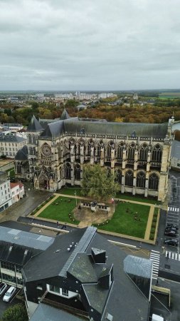 Téléchargez les photos : Drone photo Cathédrale Sainte-étienne, Cathédrale Sainte-étienne Chalons-en-Champagne france europe - en image libre de droit