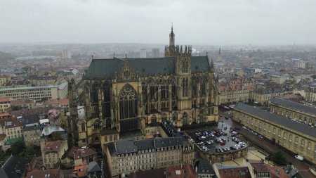 Foto de Drone foto Catedral de Saint-Etienne, Cathedrale Saint-Etienne Metz Francia europe - Imagen libre de derechos