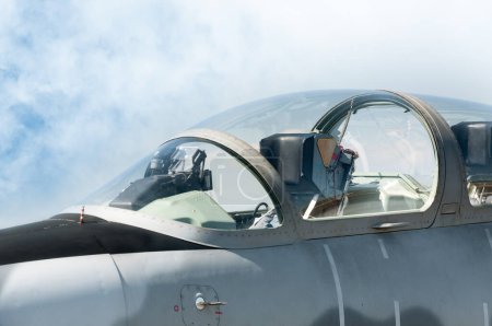 Téléchargez les photos : Avion de chasse F-16 de la Royal Air Force, avion - en image libre de droit